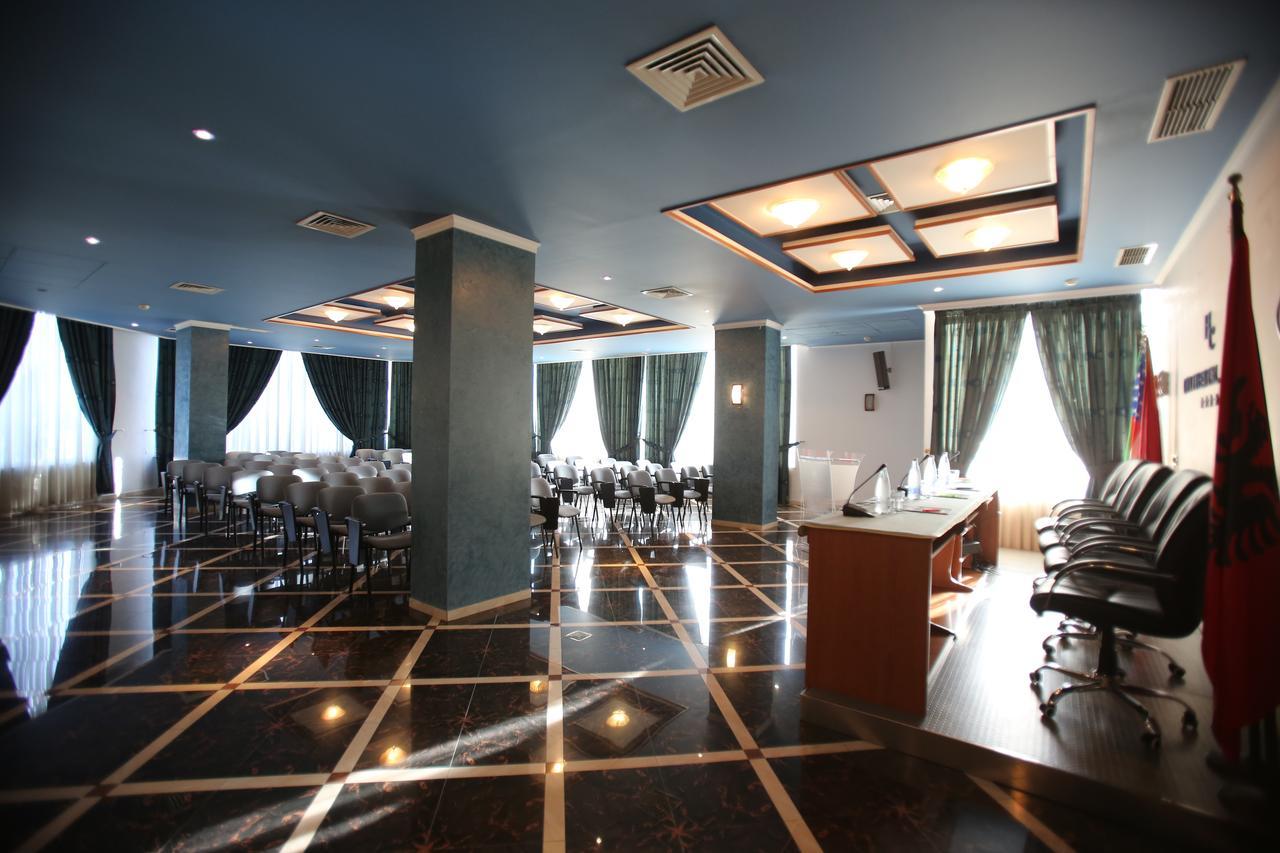 Hotel Continental Vorë Esterno foto